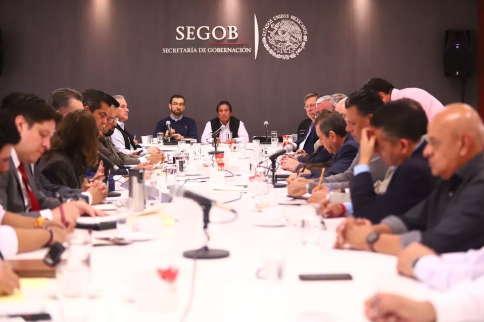 Reunión de Segob con integrantes del Movimiento Nacional de Taxistas. (Tomado de @Ricar_peralta)