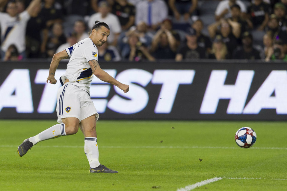 Zlatan Ibrahimovic anuncia su regreso a España (Reuters)