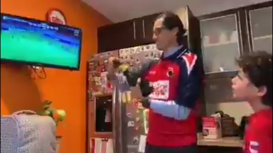 Aficionados celebran victoria del Veracruz (Twitter: @TVCDeportes)