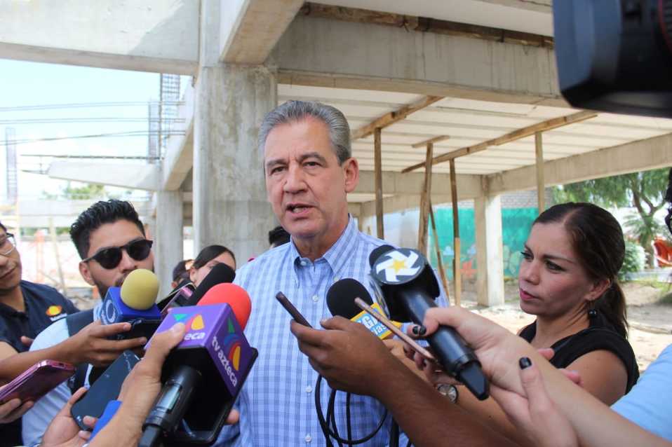 Héctor López Santillana, alcalde de León. Foto: Daniela Béjar.