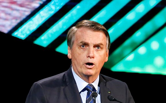 Jair Bolsonaro criticó de nuevo a la prensa brasileña y los acusó a “canallas” al intentar minar su gobierno. (AP)