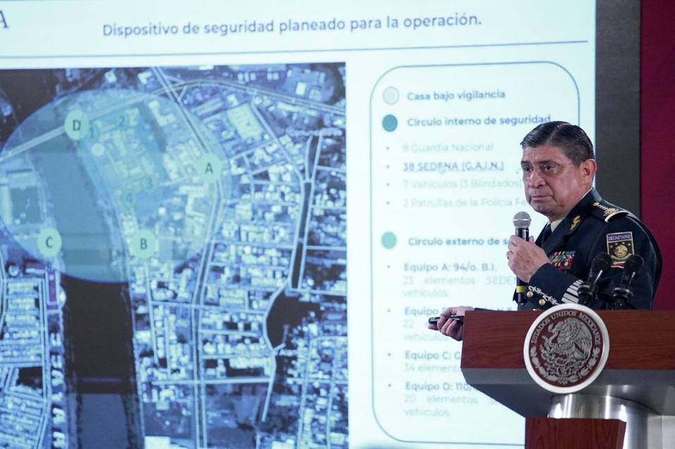 Luis Cresencio Sandoval, secretario de Defensa, reveló que el Cártel de Sinaloa ofreció 3 millones de dólares por liberar al hijo de El Chapo/Especial