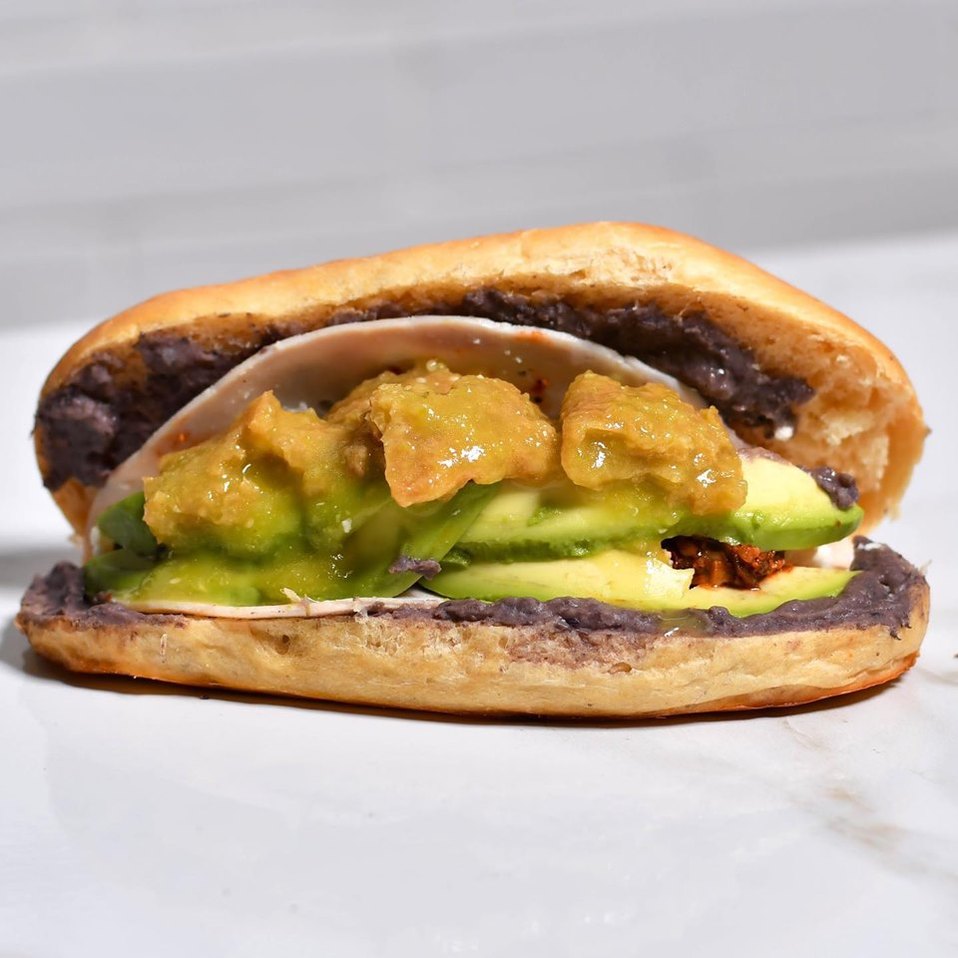 Torta de la barda vegana en establecimiento local