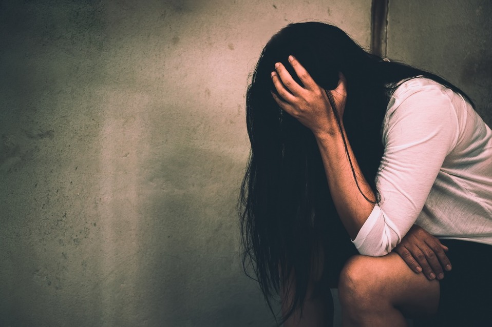 La adolescente fue violada por seis hombres, entre ellos su maestro, abogado, policía y ginecólogo. (Shutterstock)