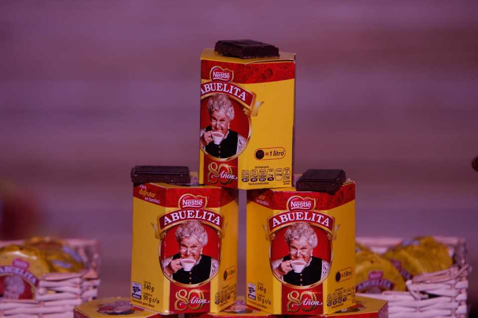 Chocolate Abuelita cumple 80 años (Ariana Pérez | Milenio)