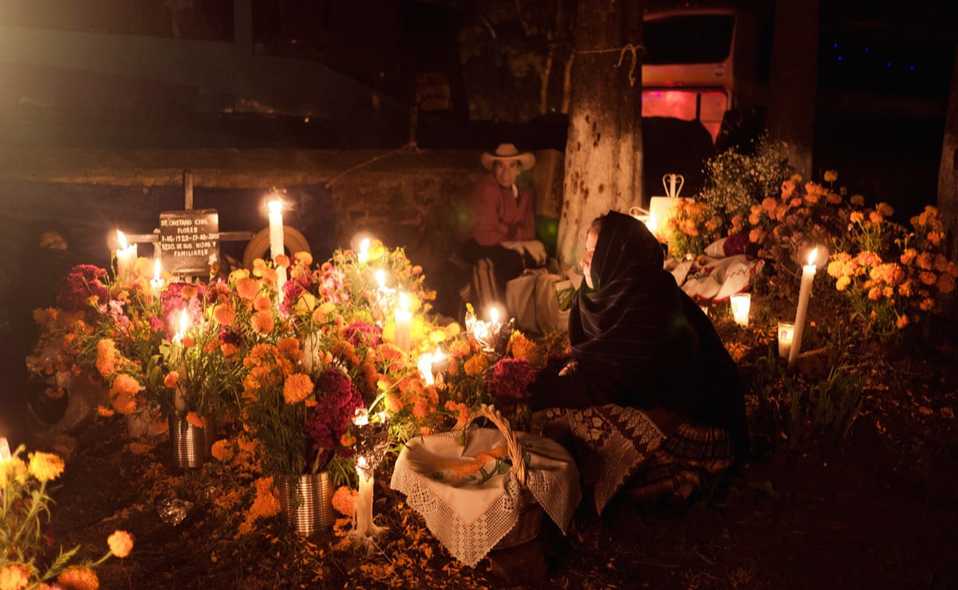 Comienzan a llegar los turistas a Michoacán para disfrutar de la tradición de Día de Muertos. (Jocelyn Estrada)
