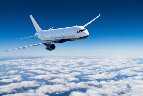 Pasajera de avión marroquí da a luz en pleno vuelo (Shutterstock)
