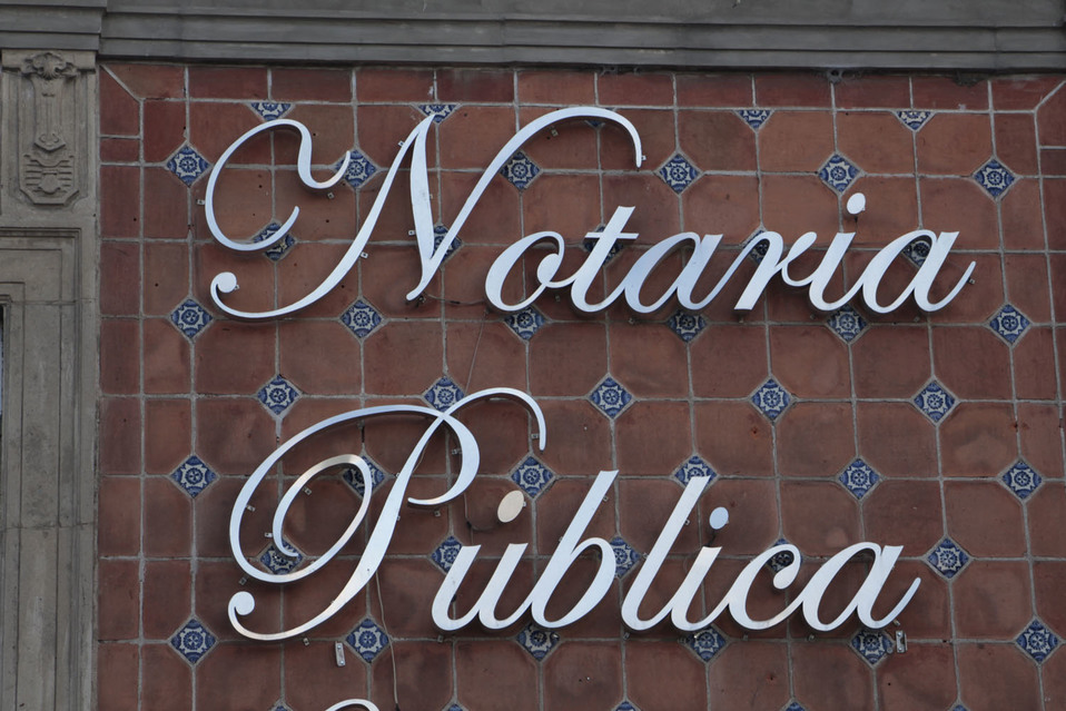 Colegio de Notarios. El instituto colaborará con dar fe de las diligencias que se realicen al respecto, como el retiro de los sellos y los protocolo. 