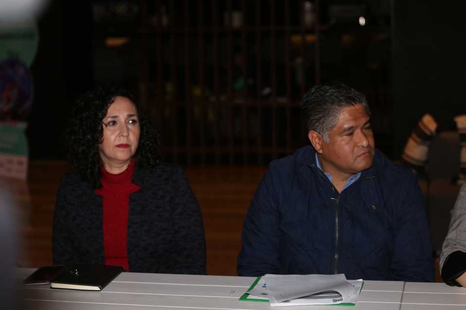Sofía Velasco, presidenta de la CEDH, y el senador panista, Víctor Fuentes. Foto: Jorge López