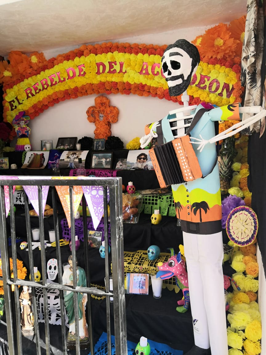 Familiares y seguidores del cantante le realizaron un altar en el Cerro de la Campana. (Foto: Leyda Estrada)