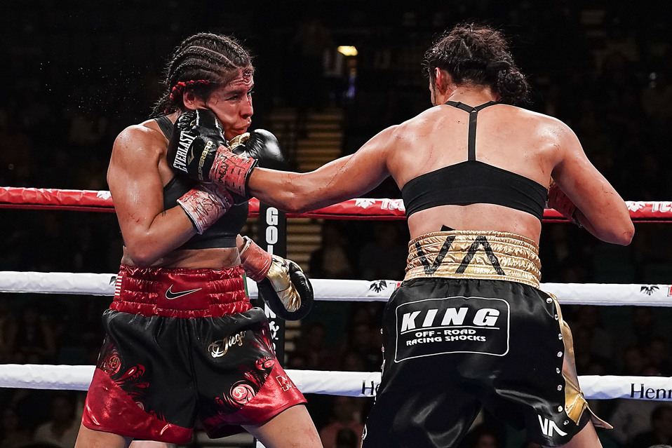 Siniesa Estrada vence a Marlen Esparza y consigue la vacante interina mosca del Consejo Mundial de Boxeo (Imago 7)