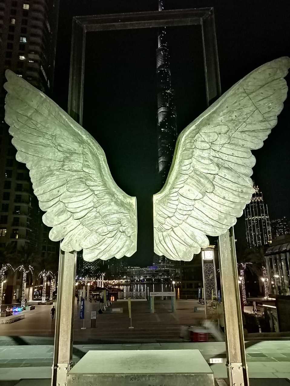 "Alas de México" de Jorge Marín en Dubai. (Jesús Alejo Santiago)