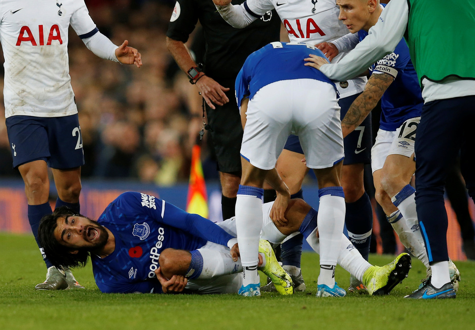 André Gomes sufre una fuerte lesión en el Everton vs Tottenham (Reuters)