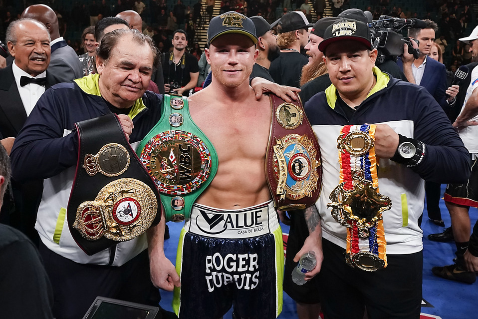 'Canelo' Álvarez ganó el título semicompleto de la OMB al vencer a Sergey Kovalev (Imago7)