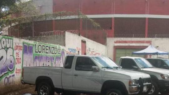 Los cuerpos de las 5 personas quedaron el piso; la policía ya resguarda la zona (Especial)