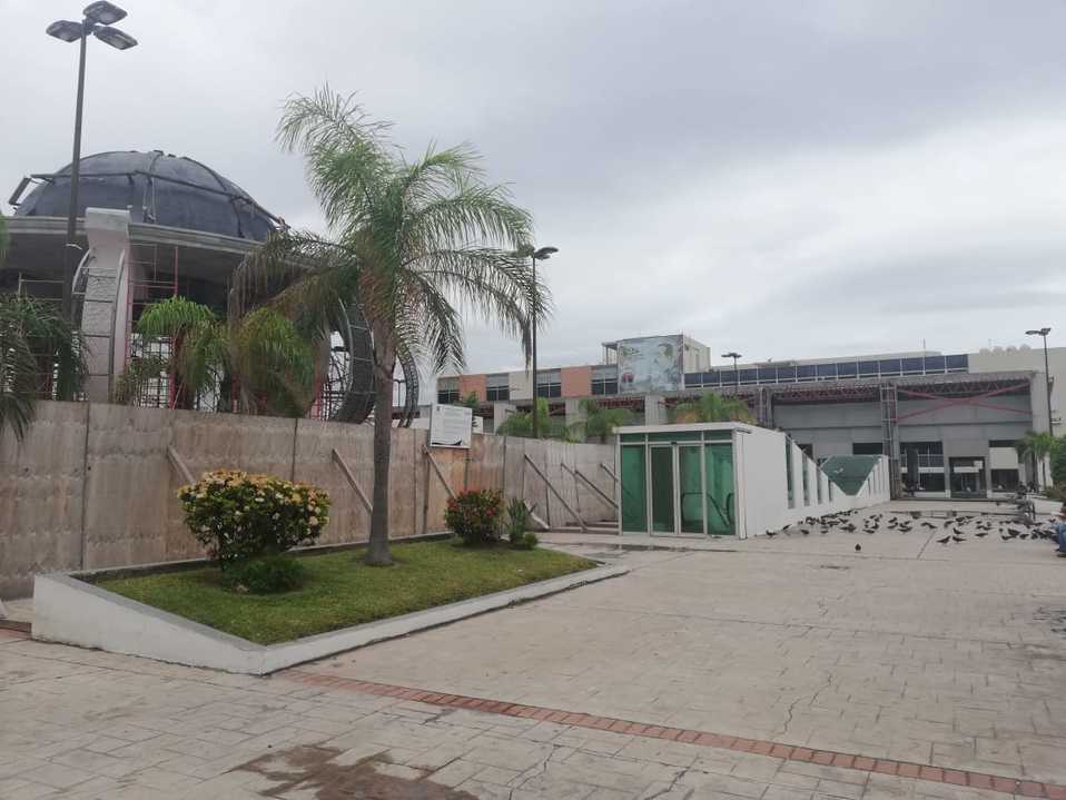 Entrada al estacionamiento subterráneo en la plaza Isauro Alfaro de Madero (Foto/Denis Sánchez)