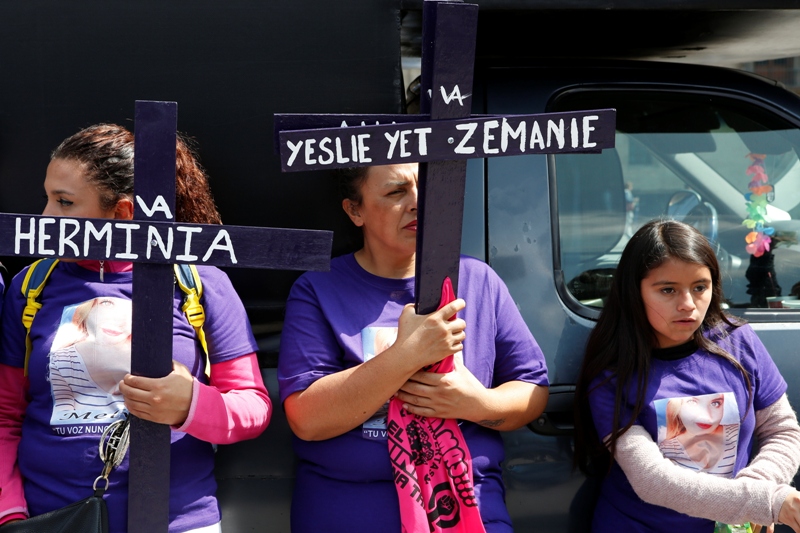 La marcha salió del Ángel de la Independencia al Zócalo./ AP