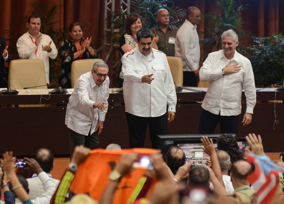 Nicolás Maduro llamó a seguir la trayectoria política de AMLO. (AP)