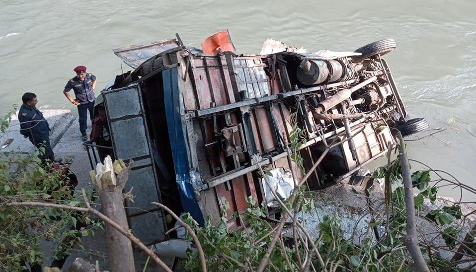 Río Sunkosi, en el distrito de Sindhupalchowk, en donde cayó el vehículo (myRepública)