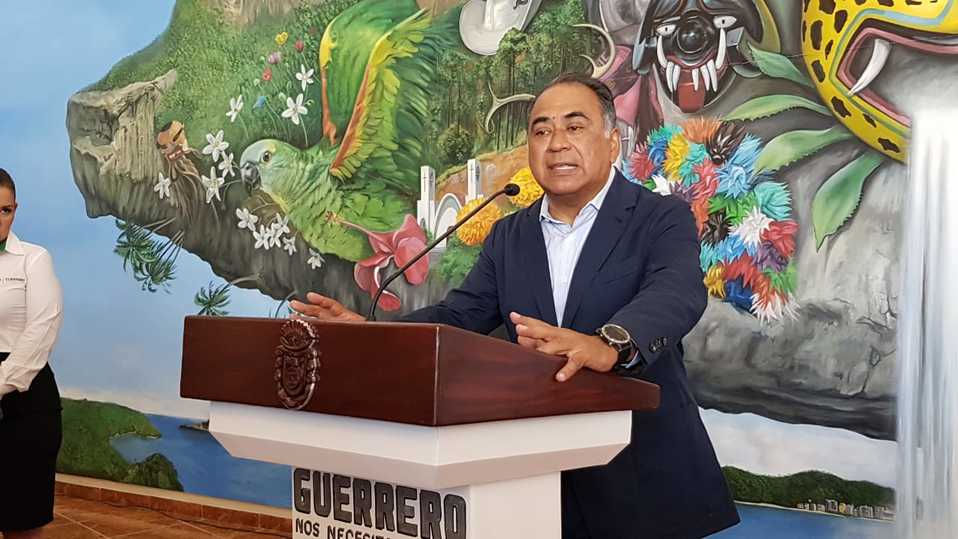 El gobernador Héctor Astudillo advirtió que el país enfrenta un estancamiento económico que podría generar una crisis. (Rogelio Agustín Esteban)