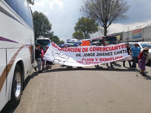 Un grupo de comerciantes se sumó a la protesta. (Abadiel Martínez)