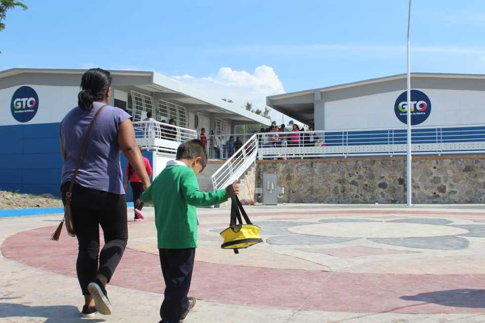 Ha habido contantes Robos y amenazas en la escuela Dolores Correa y Zapata, preescolar y primaria ubicada en esta zona. Daniela Béjar.
