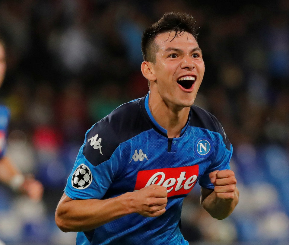 Hirving 'Chucky' Lozano festeja tras marcar el gol del empate en el Napoli vs Salzburgo (Reuters)