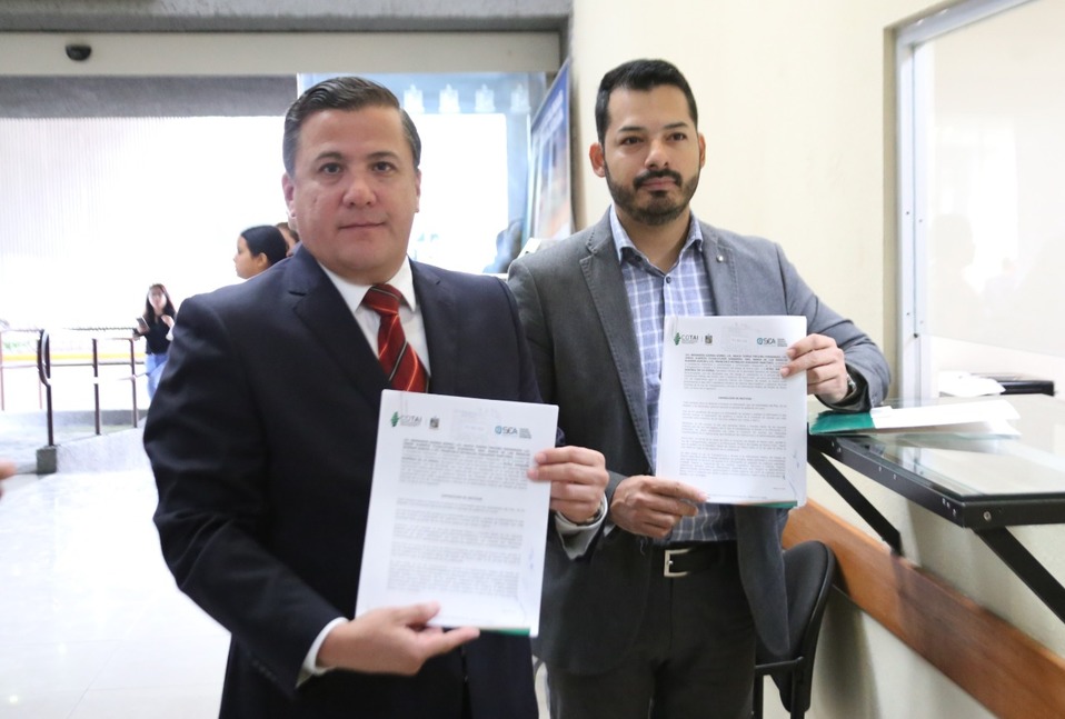 Joaquin Ramirez a la izquierda y Bernardo Sierra a la derecha (Foto: Raúl Palacios)