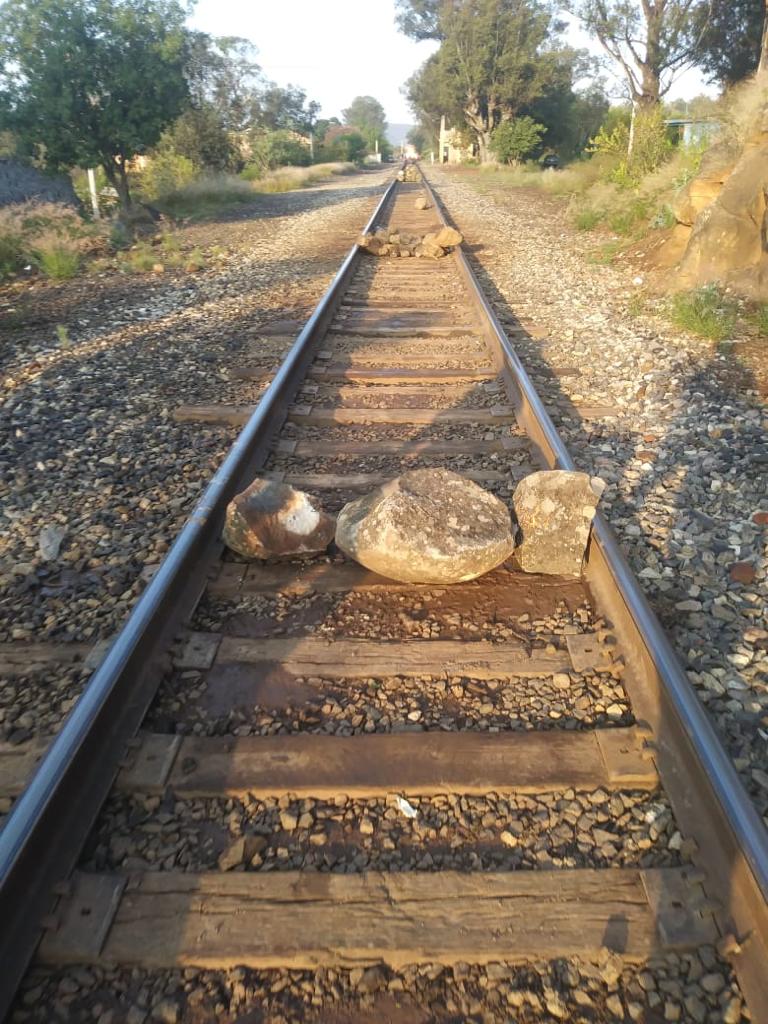 Normalista bloquean vías ferroviarias en Michoacán (Jocelyn Estrada)