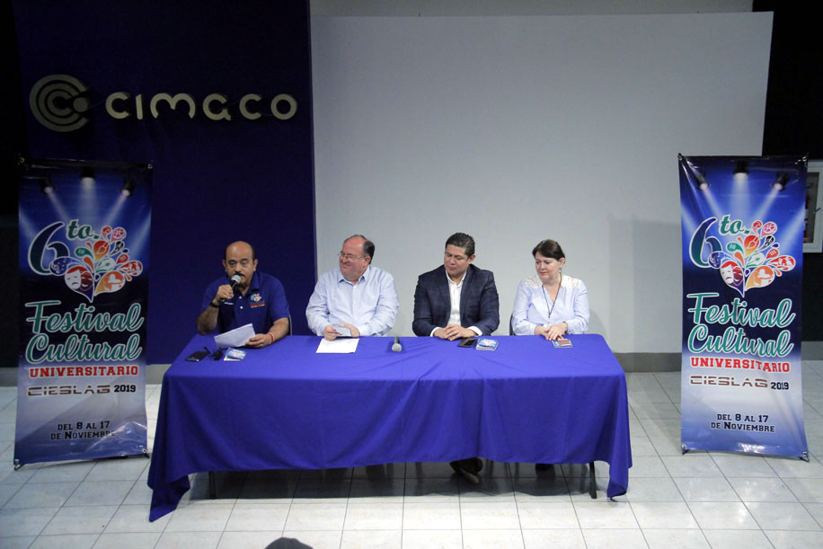 Añadió que uno de los retos de las universidades es enlazarse con el sector privado. (Manuel Guadarrama)