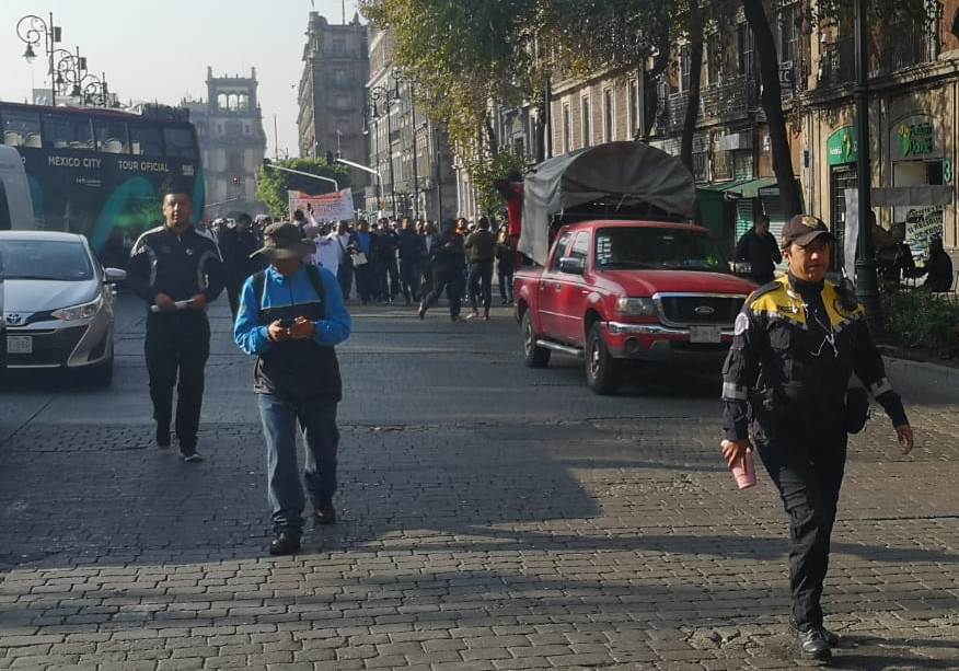 Sindicato del Cecyte marcha al SAT, en CdMx. | César Velázquez