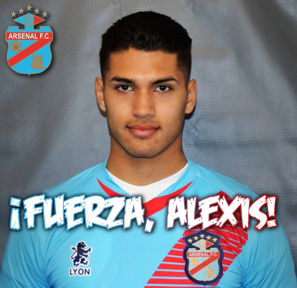 Alexis Salinas densor del Arsenal (Twitter @ArsenalOficial)