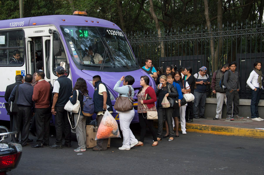 El tiempo de traslado hacia el trabajo puede ser hasta de 120 minutos (Cuartoscuro)