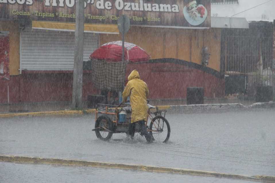 Lluvias en la Zona Conurbada (Foto/Yazmín Sánchez)