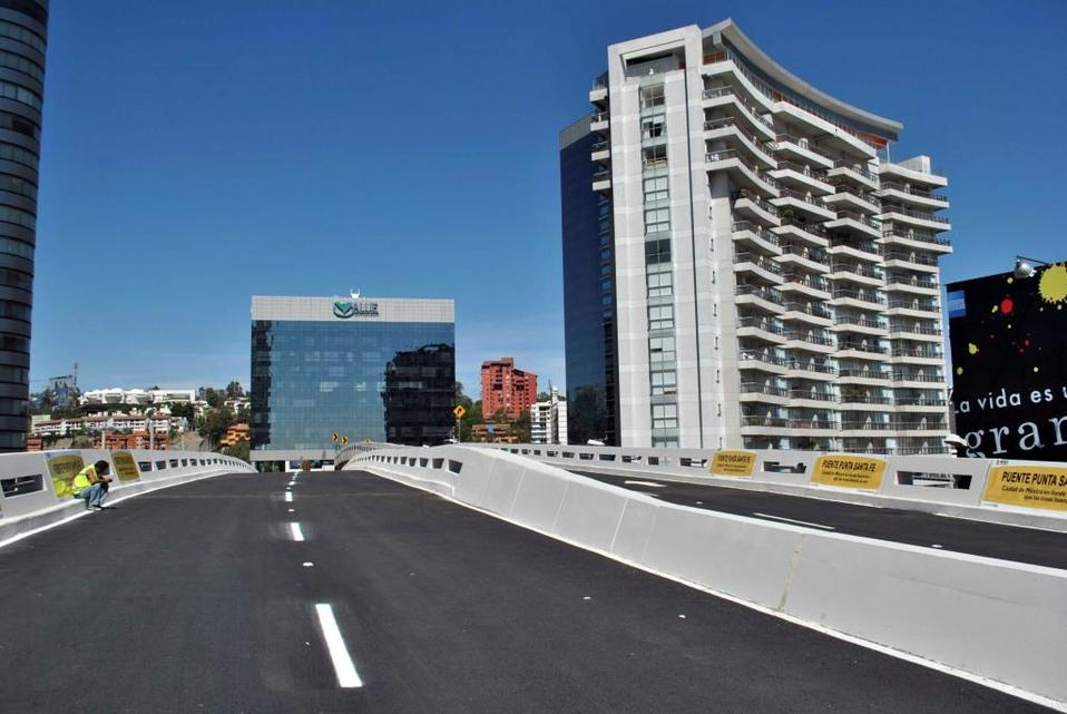 El puente vehicular Punta Santa Fe. (Archivo Cuartoscuro)