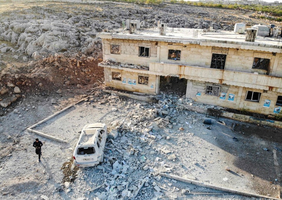 Siria. Vista aérea de un hospital que fue blanco de un ataque aéreo en la aldea de Shinan. (AFP)