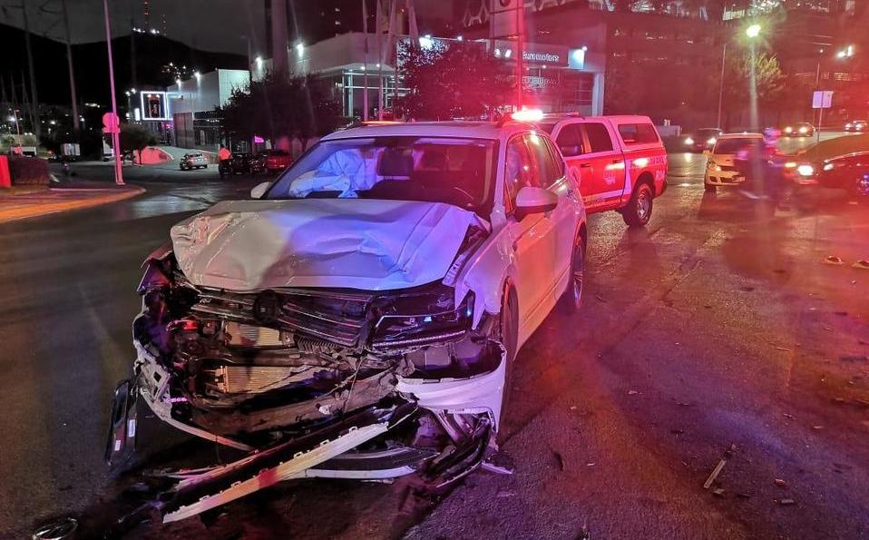 Choque entre camionetas deja dos lesionados en San Pedro- Grupo Milenio
