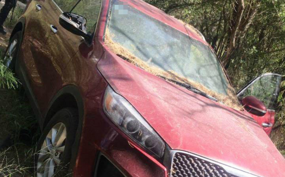 Decomiso de vehículos con reporte de robo y blindaje artesanal (Foto/CORTESÍA)