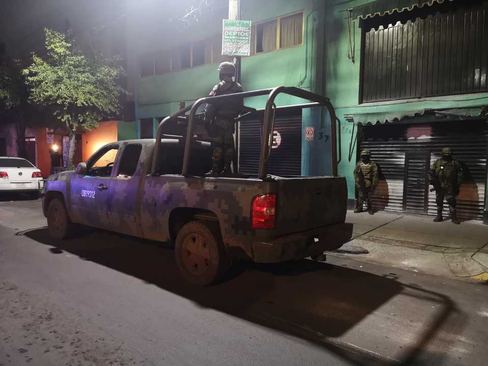 La detención fue realizada por policías de la SSC y efectivos de la Guardia Nacional./ Alejandro González