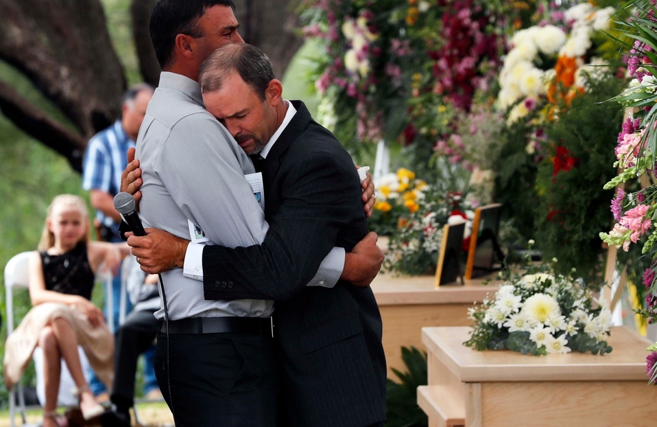 Familiares recordaron en el funeral de Dawna Ray Langford que era una madre devota de sus 13 hijos y que le encantaba reír. (AP)