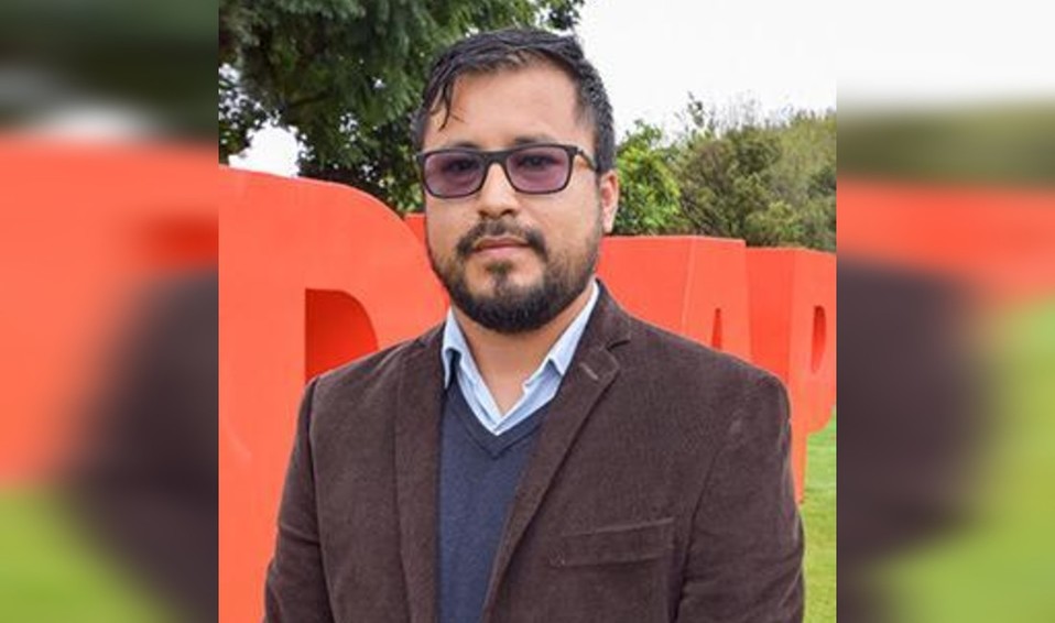 Hugo Villanueva Méndez, de la Universidad de las Américas-Puebla, prepara a estudiantes para competencia internacional de matemáticas (Cortesía).