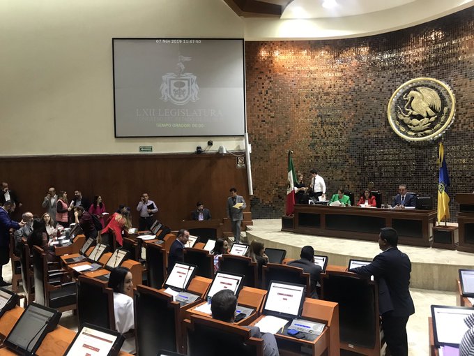 Sesión del Legislativo. (Especial)