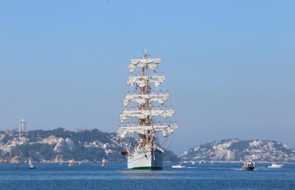 El Buque "Escuela Cuauhtémoc", regresa a su puerto de embarque hoy. (Twitter: @HectorAstudillo)