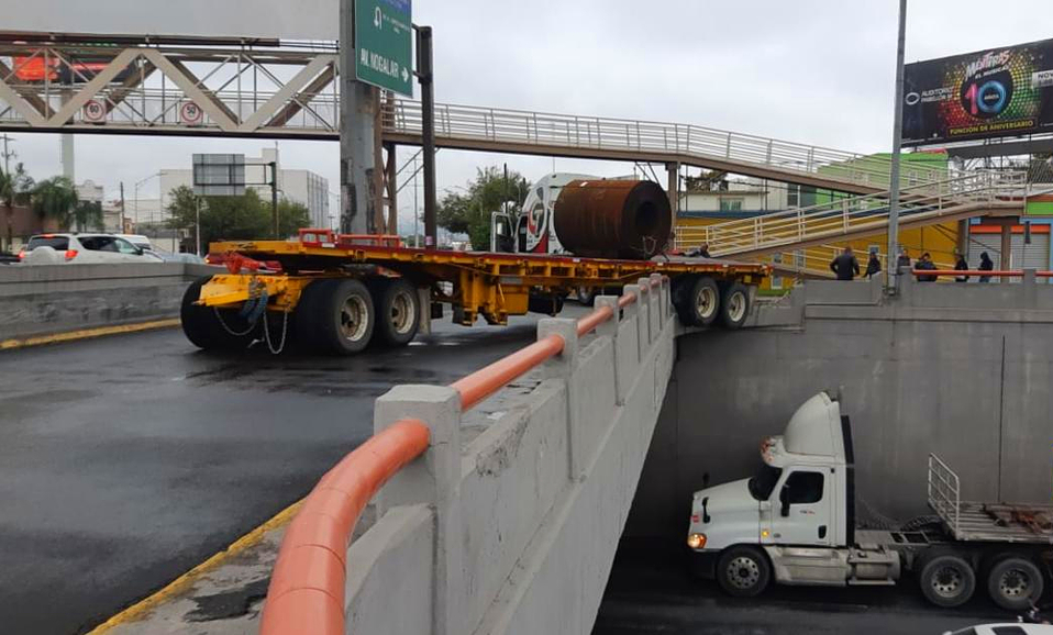 Fue  justo en la lateral de la avenida López Mateos en dirección de norte al sur, en San Nicolás. (Foto: