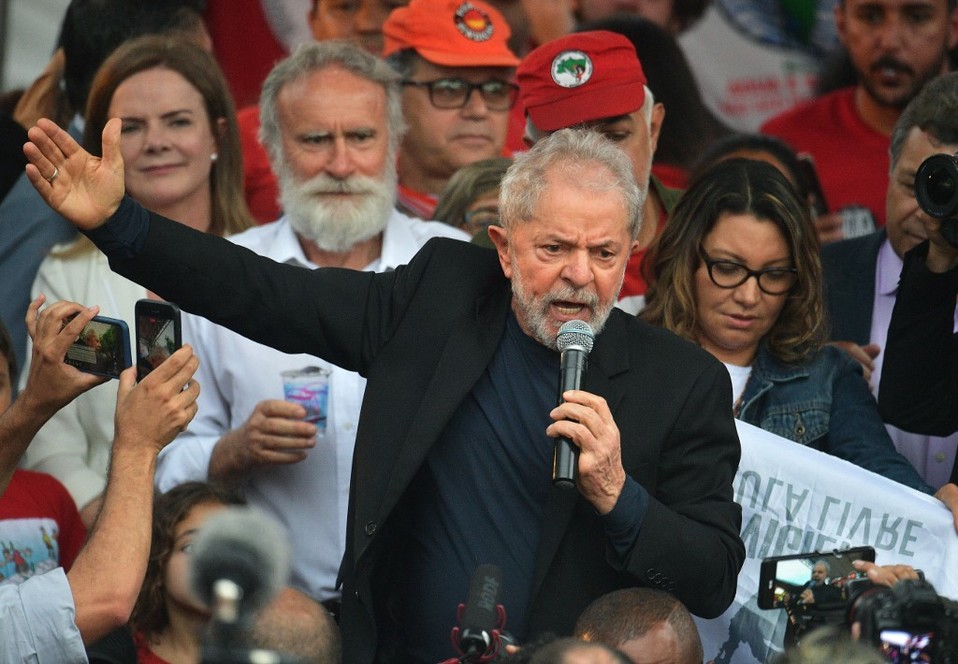 Lula da Silva fue liberado este viernes tras el fallo del Supremo Tribunal Federal de Brasl. (AFP)
