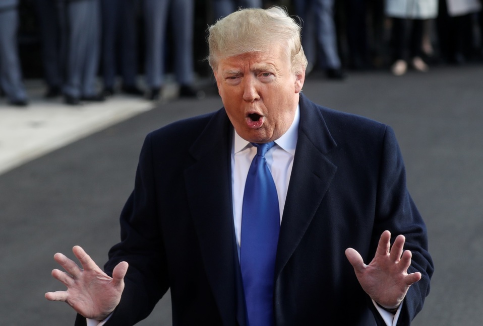 El presidente Donald Trump habla a los periodistas antes de viajar a Georgia (Reuters)