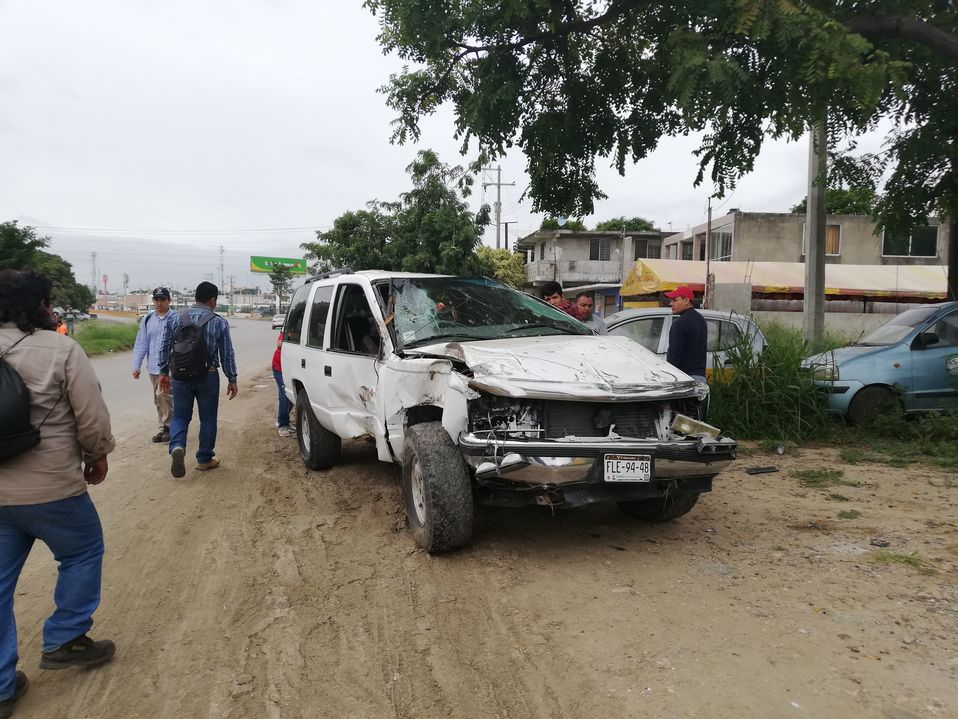 Camioneta siniestrada.