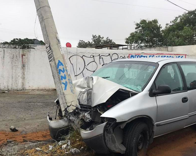 El choque dejó sin luz a habitantes del sector. (Foto: Pamela Villanueva)