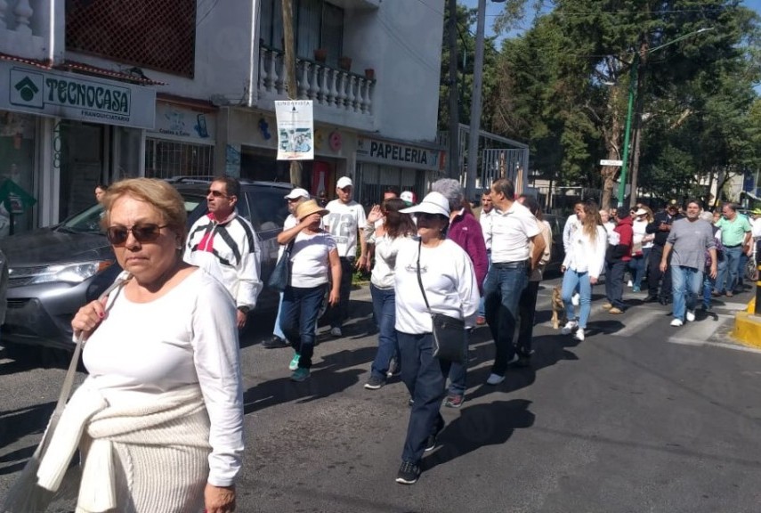 Los vecinos marcharon en calles de Lindavista, para exigir un plan de seguridad. | Jorge Becerril