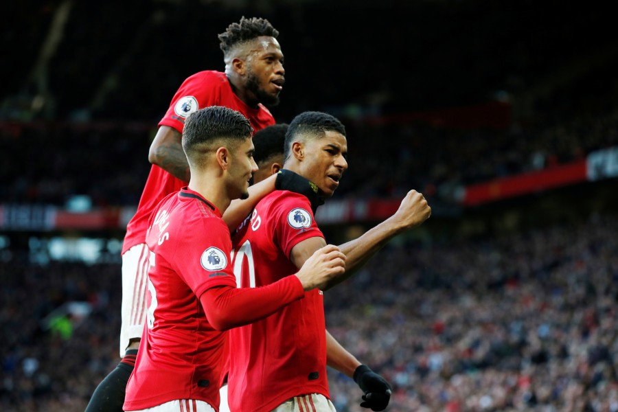 Manchester United se mantiene en buena racha (Reuters)